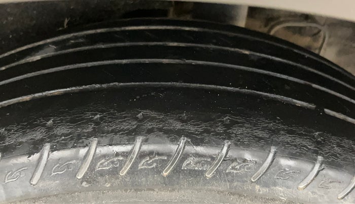 2023 KIA CARENS PRESTIGE PLUS 1.5 PETROL IMT 7 STR, Petrol, Manual, 48,381 km, Left Rear Tyre Tread