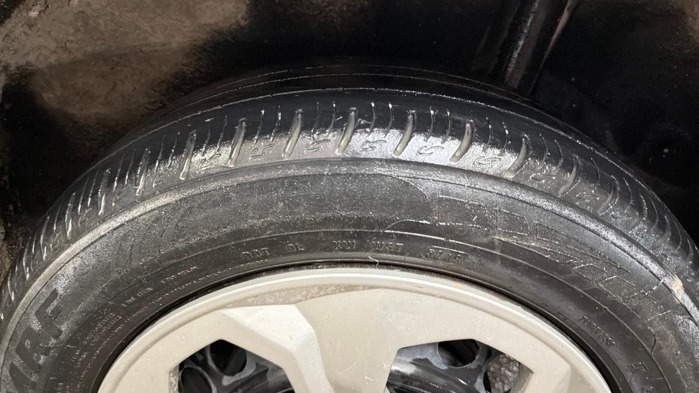2020 Maruti Vitara Brezza VXI AT SHVS, Petrol, Automatic, 56,438 km, Left Rear Tyre Tread