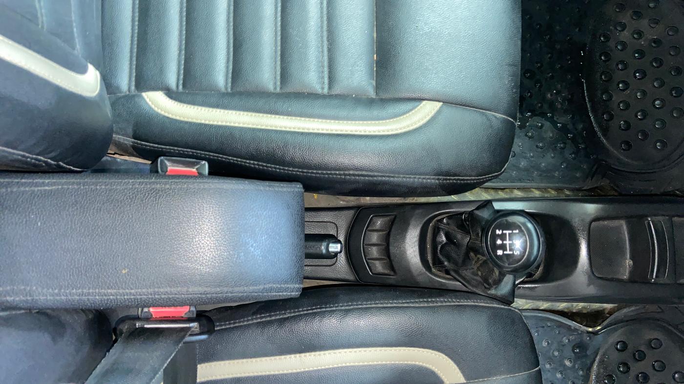 2013 Maruti Wagon R Stingray LXI, Petrol, Manual, 52,165 km, Gear Lever
