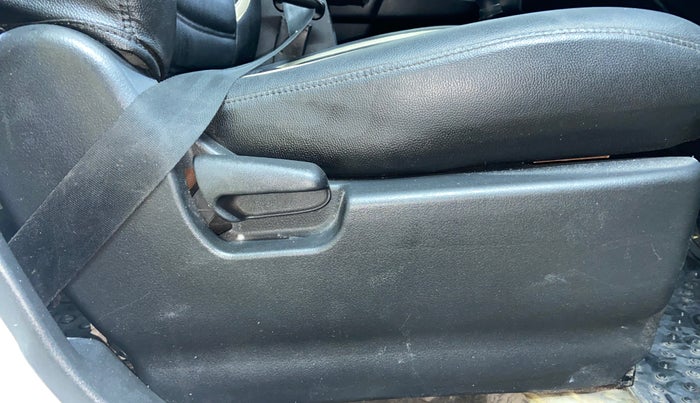 2013 Maruti Wagon R Stingray LXI, Petrol, Manual, 52,145 km, Driver Side Adjustment Panel