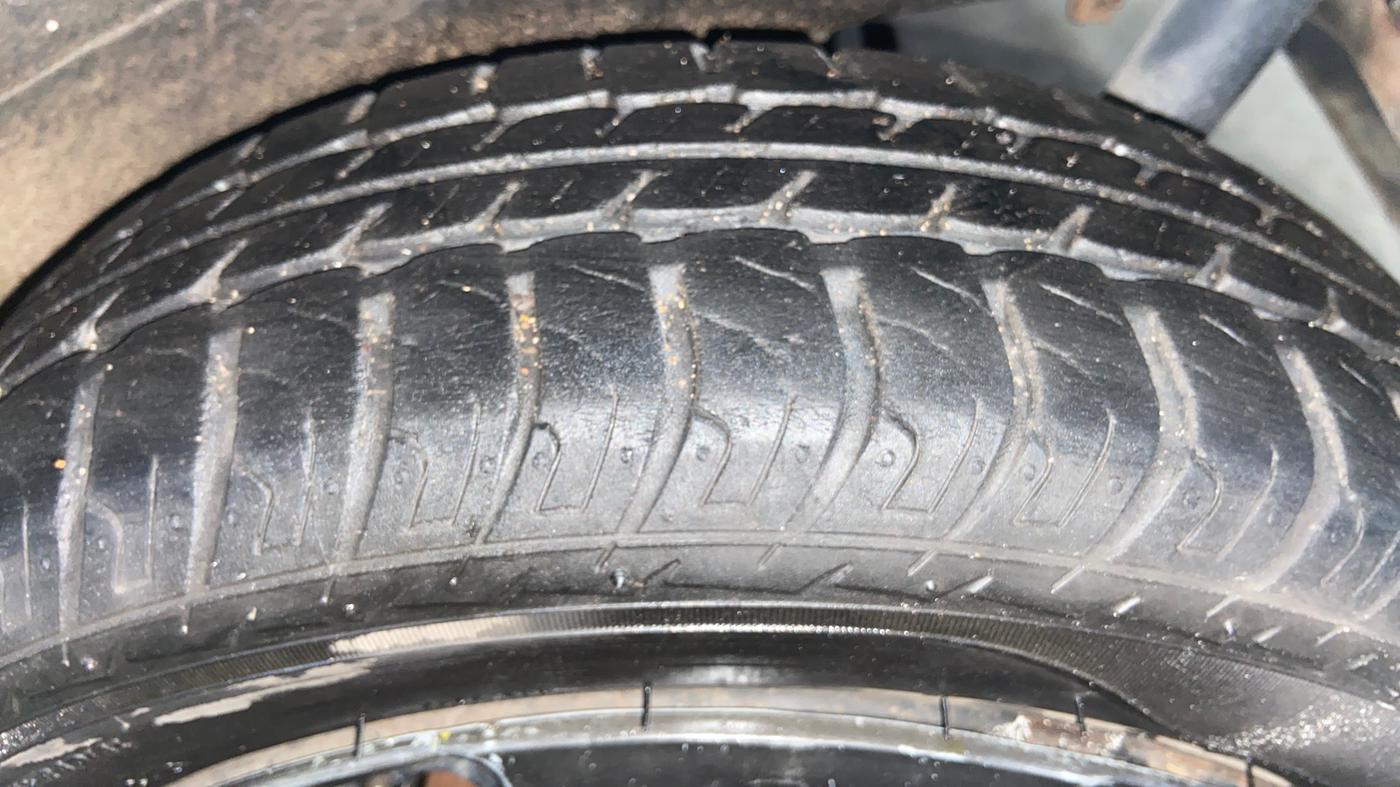 2013 Maruti Wagon R Stingray LXI, Petrol, Manual, 52,165 km, Left Rear Tyre Tread