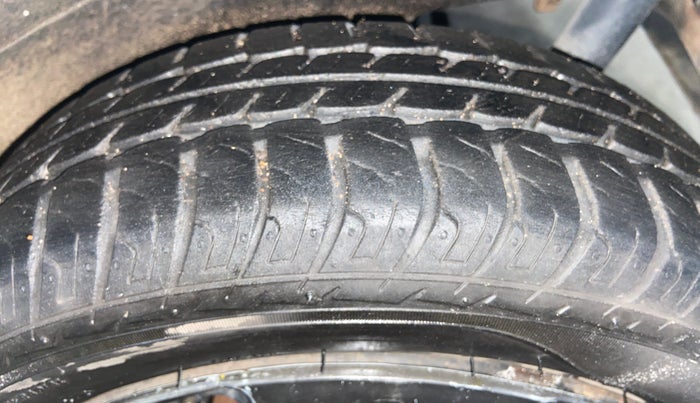 2013 Maruti Wagon R Stingray LXI, Petrol, Manual, 52,145 km, Left Rear Tyre Tread