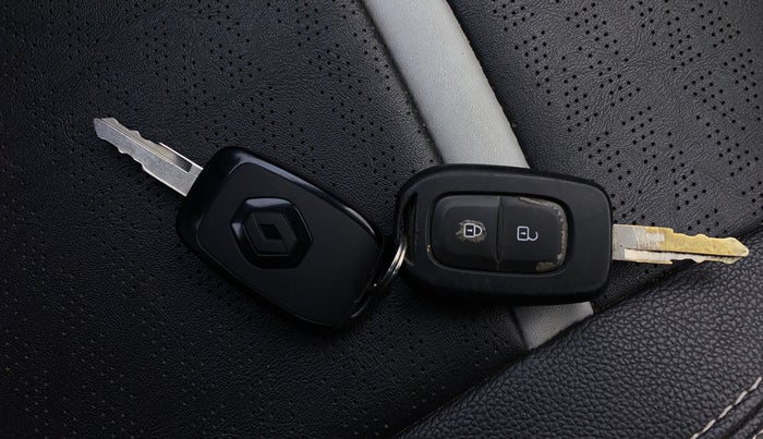 2022 Renault Kwid RXT 1.0, Petrol, Manual, 27,731 km, Key Close Up