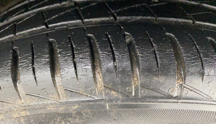 2022 Renault Kwid RXT 1.0, Petrol, Manual, 27,731 km, Right Front Tyre Tread