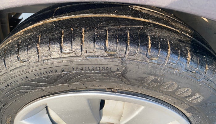 2017 Hyundai Eon ERA +, Petrol, Manual, 68,860 km, Left Front Tyre Tread