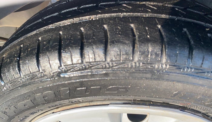 2017 Hyundai Eon ERA +, Petrol, Manual, 68,860 km, Left Rear Tyre Tread