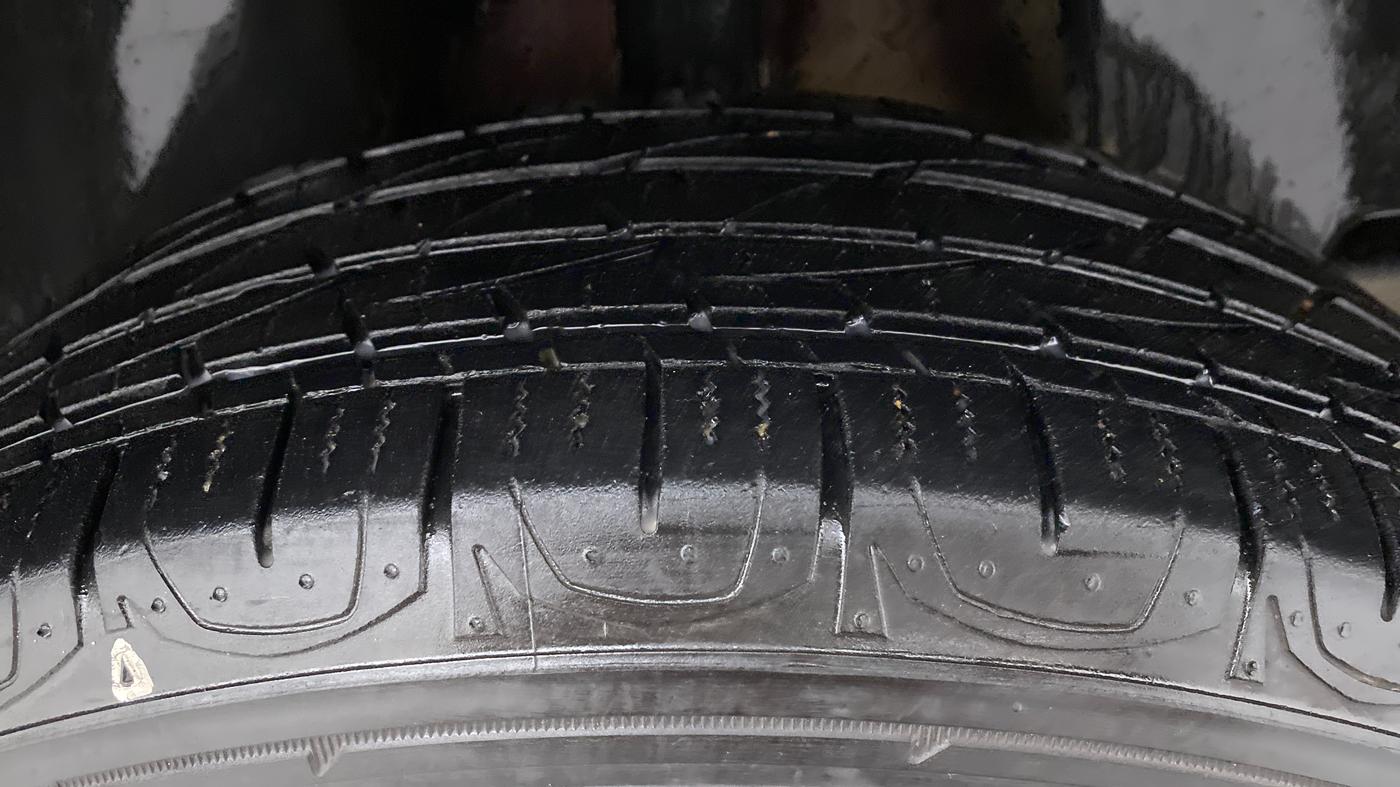 2019 Jeep Compass SPORT PLUS PETROL, Petrol, Manual, 33,868 km, Left Rear Tyre Tread
