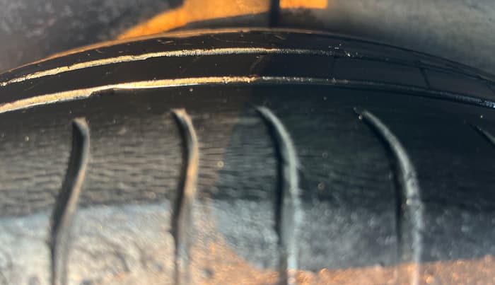2019 Hyundai NEW SANTRO Sportz AMT SE, CNG, Automatic, 49,470 km, Right Rear Tyre Tread