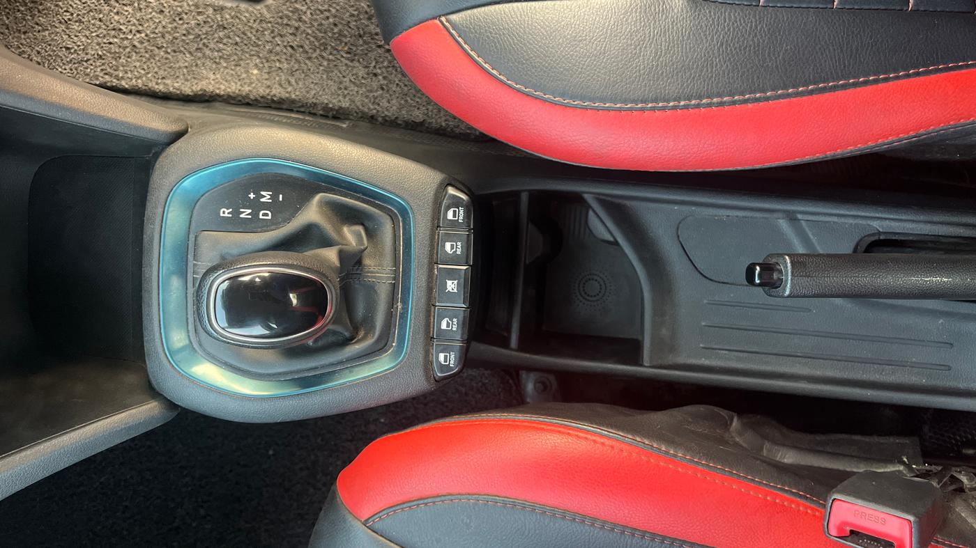 2019 Hyundai NEW SANTRO Sportz AMT SE, CNG, Automatic, 49,470 km, Gear Lever