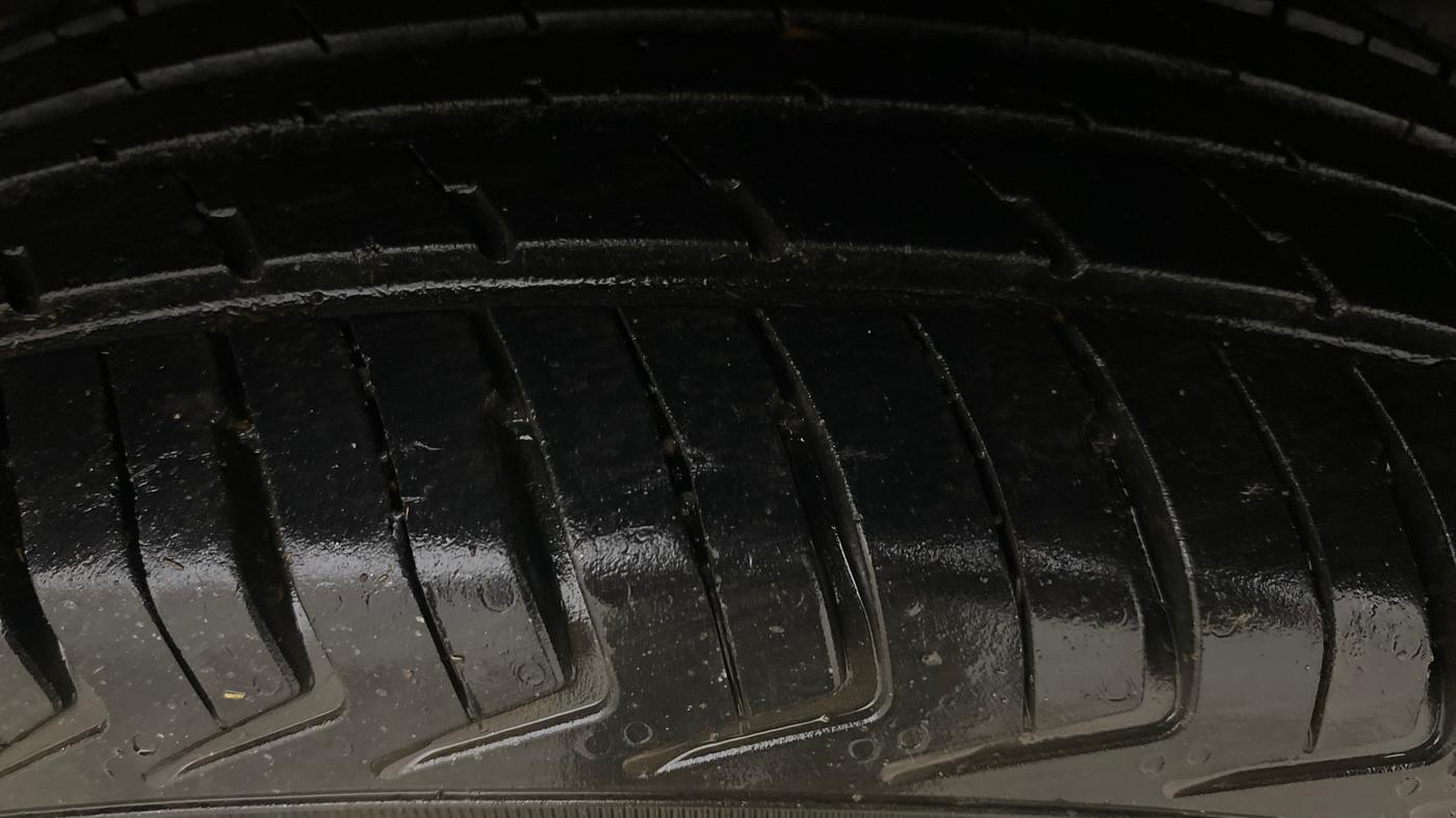 2016 Renault Kwid RXL, Petrol, Manual, 76,248 km, Left Rear Tyre Tread