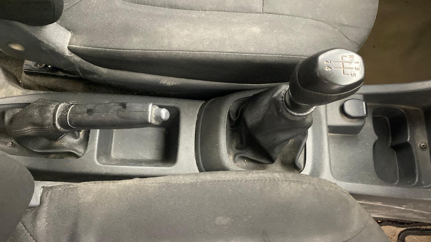 2016 Renault Kwid RXL, Petrol, Manual, 76,248 km, Gear Lever