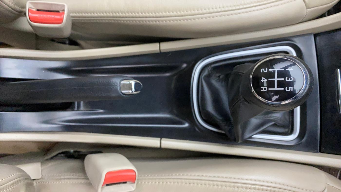 2018 Maruti Ciaz ALPHA 1.5 SHVS PETROL, Petrol, Manual, 66,803 km, Gear Lever