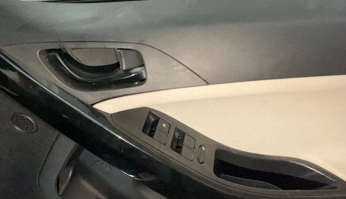 2024 Tata NEXON Pure S 1.2 iCNG, CNG, Manual, 27,432 km, Driver Side Door Panels Control