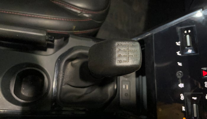 2024 Tata NEXON Pure S 1.2 iCNG, CNG, Manual, 27,432 km, Gear Lever