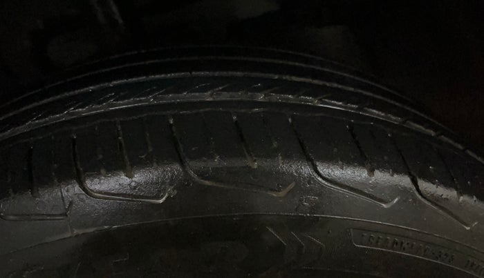 2024 Tata NEXON Pure S 1.2 iCNG, CNG, Manual, 27,432 km, Right Front Tyre Tread