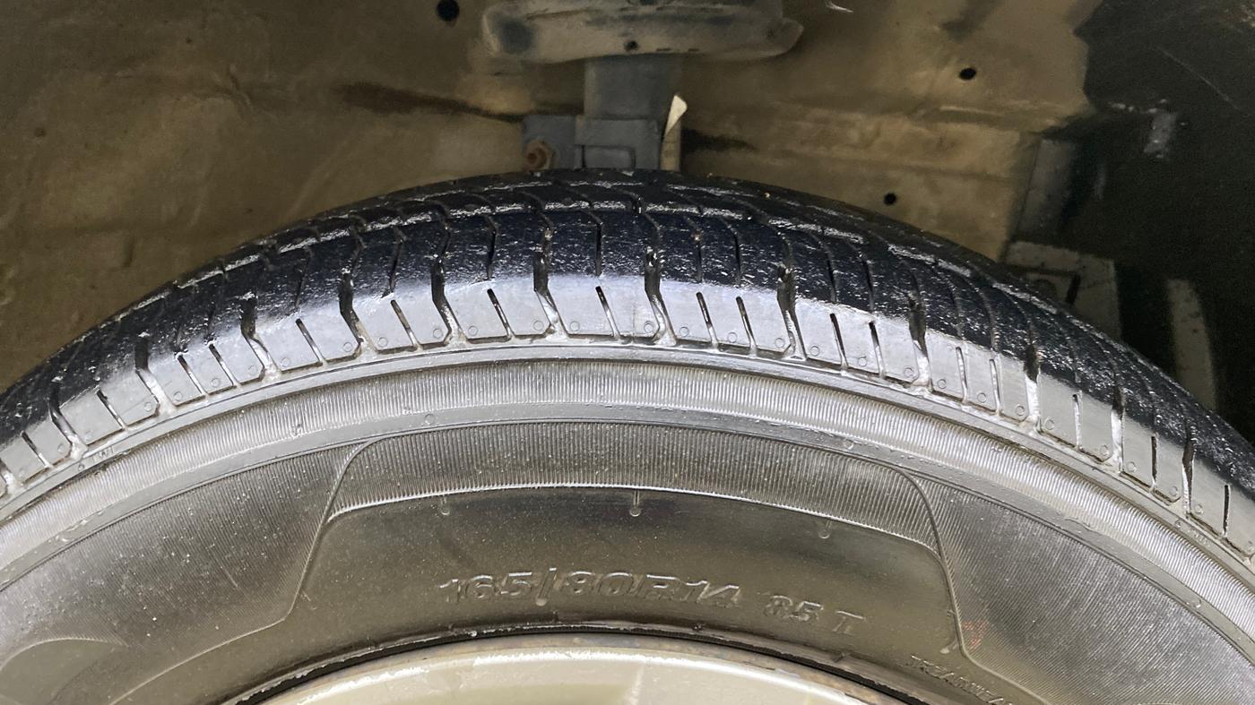 2012 Maruti Swift Dzire VXI, Petrol, Manual, 37,547 km, Right Front Tyre Tread