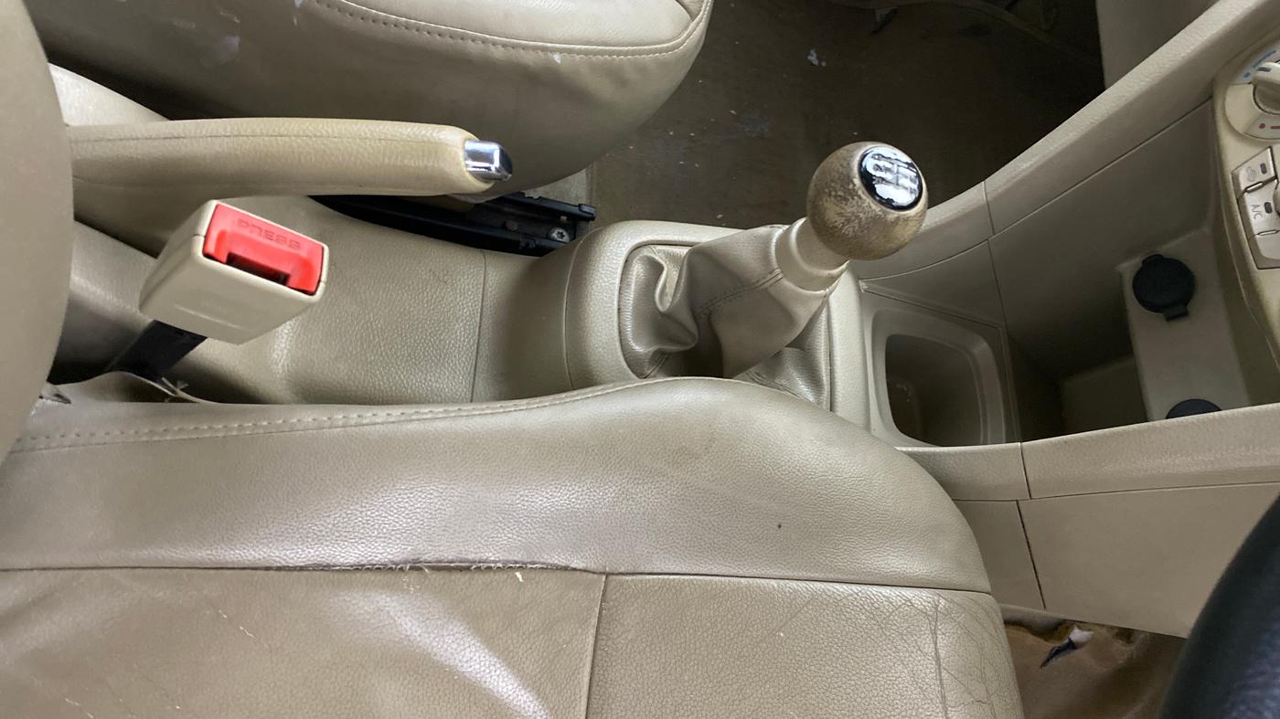 2012 Maruti Swift Dzire VXI, Petrol, Manual, 37,547 km, Gear Lever