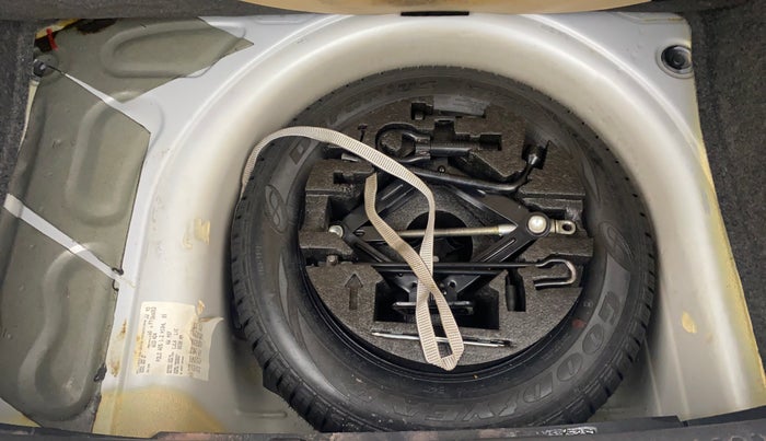 2015 Volkswagen Polo HIGHLINE1.2L, Petrol, Manual, 60,212 km, Spare Tyre