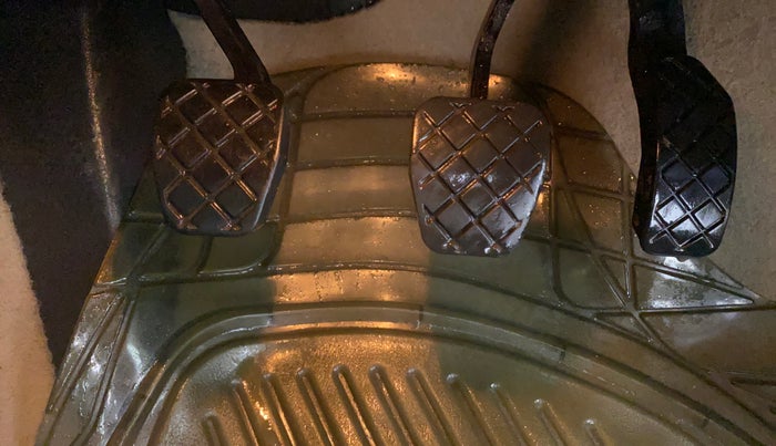 2015 Volkswagen Polo HIGHLINE1.2L, Petrol, Manual, 60,212 km, Pedals