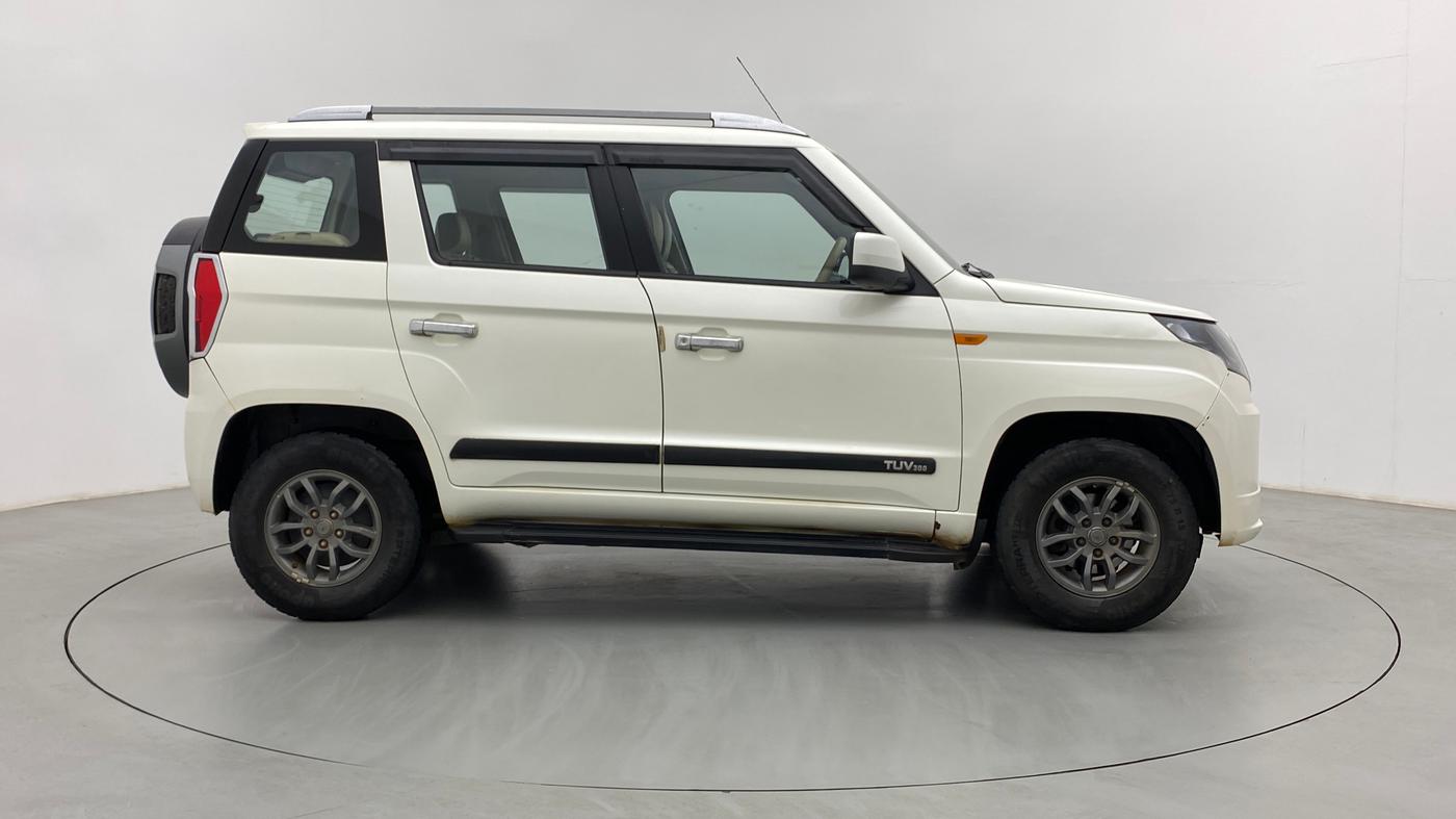 2018 Mahindra TUV300 T10, Diesel, Manual, 62,841 km, Right Side View