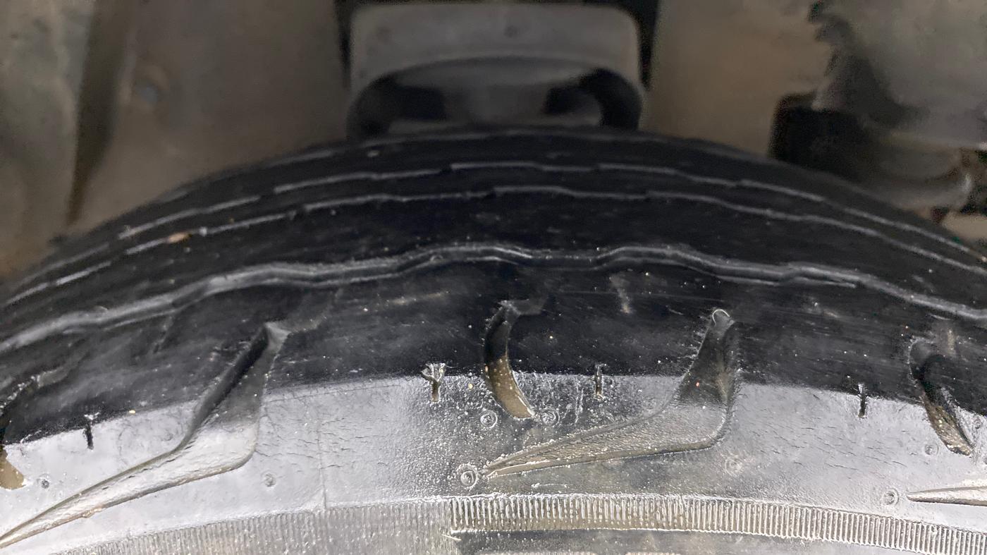 2018 Mahindra TUV300 T10, Diesel, Manual, 62,841 km, Right Front Tyre Tread