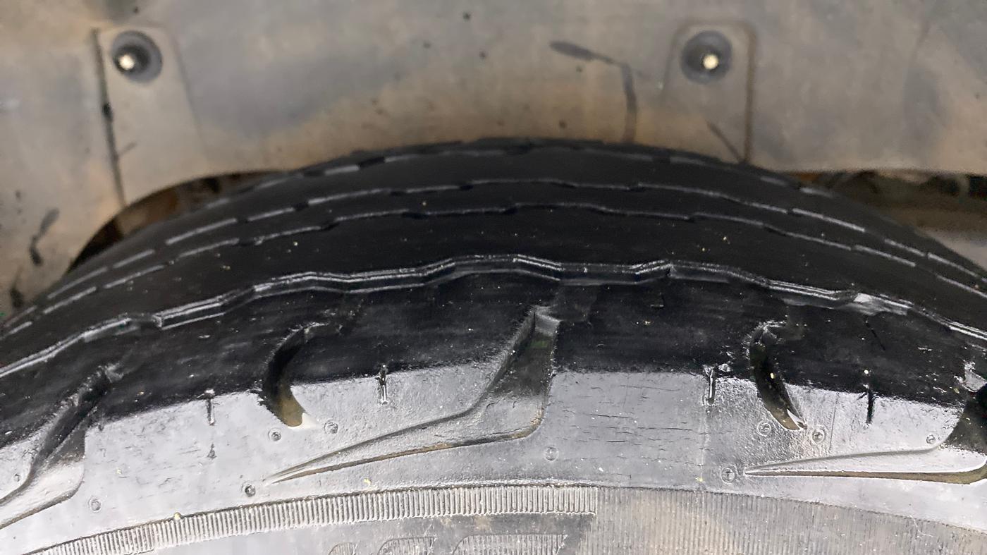 2018 Mahindra TUV300 T10, Diesel, Manual, 62,841 km, Right Rear Tyre Tread