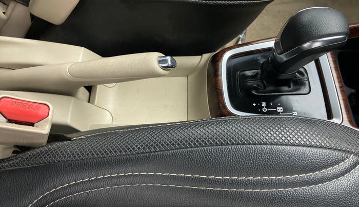 2017 Maruti Dzire VDI AMT, Diesel, Automatic, 49,260 km, Gear Lever