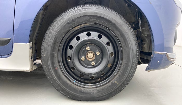 2017 Maruti Dzire VDI AMT, Diesel, Automatic, 49,260 km, Right Front Wheel