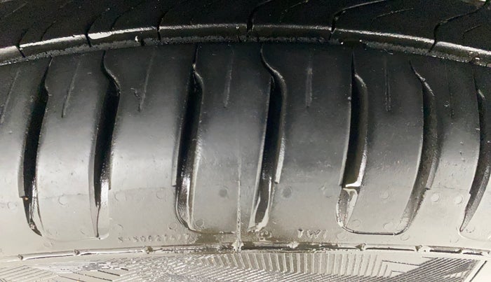 2020 KIA SONET HTX 1.5, Diesel, Manual, 98,623 km, Left Rear Tyre Tread