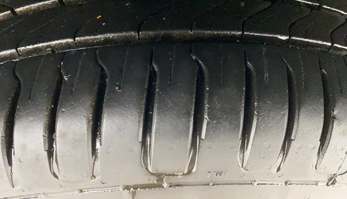 2020 KIA SONET HTX 1.5, Diesel, Manual, 98,623 km, Right Rear Tyre Tread