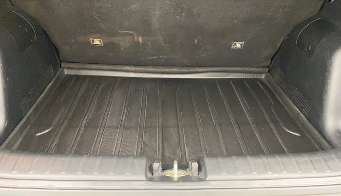 2020 KIA SONET HTX 1.5, Diesel, Manual, 98,623 km, Boot Inside