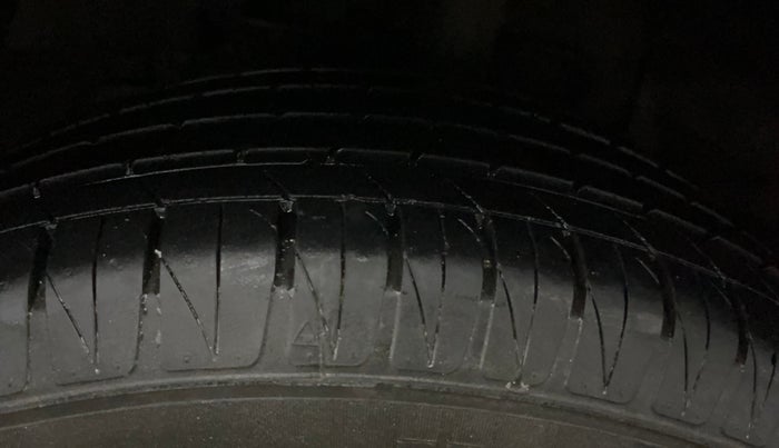 2018 Tata NEXON XE PETROL, Petrol, Manual, 28,441 km, Left Front Tyre Tread