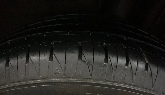 2018 Tata NEXON XE PETROL, Petrol, Manual, 28,441 km, Left Rear Tyre Tread