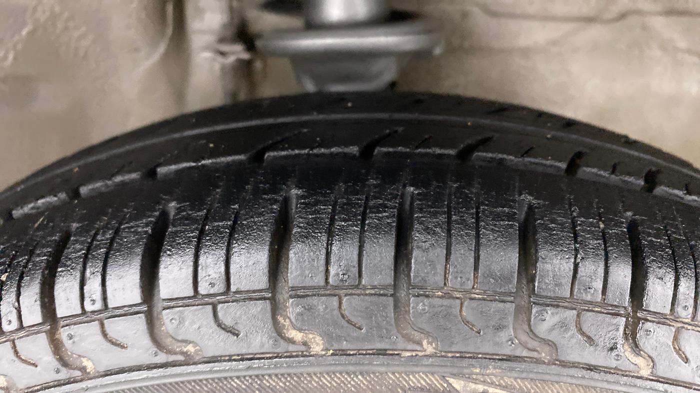 2012 Maruti Alto 800 LXI CNG, CNG, Manual, 82,618 km, Right Front Tyre Tread
