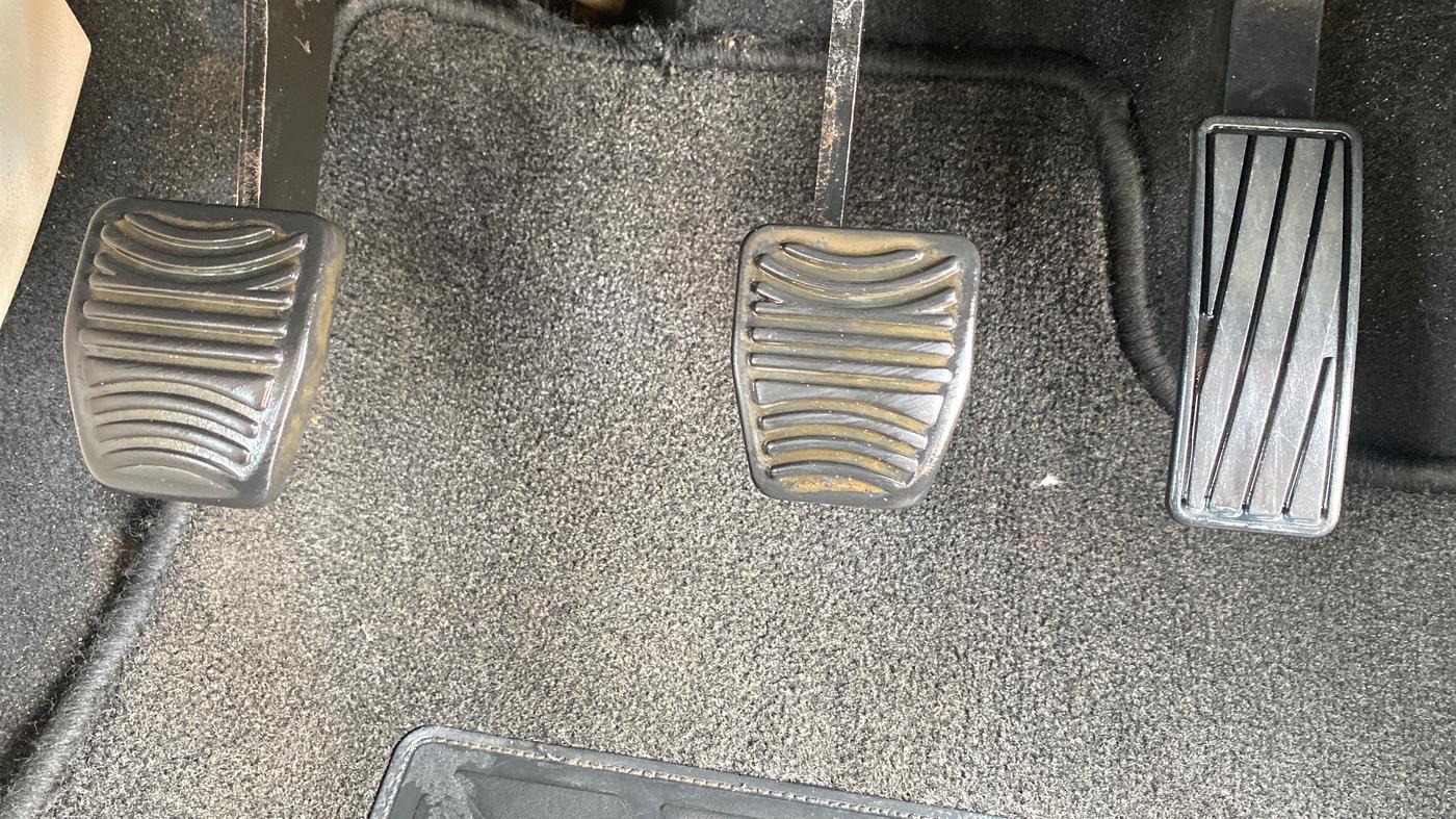 2020 Mahindra XUV300 W6 1.5 DIESEL, Diesel, Manual, 60,070 km, Pedals