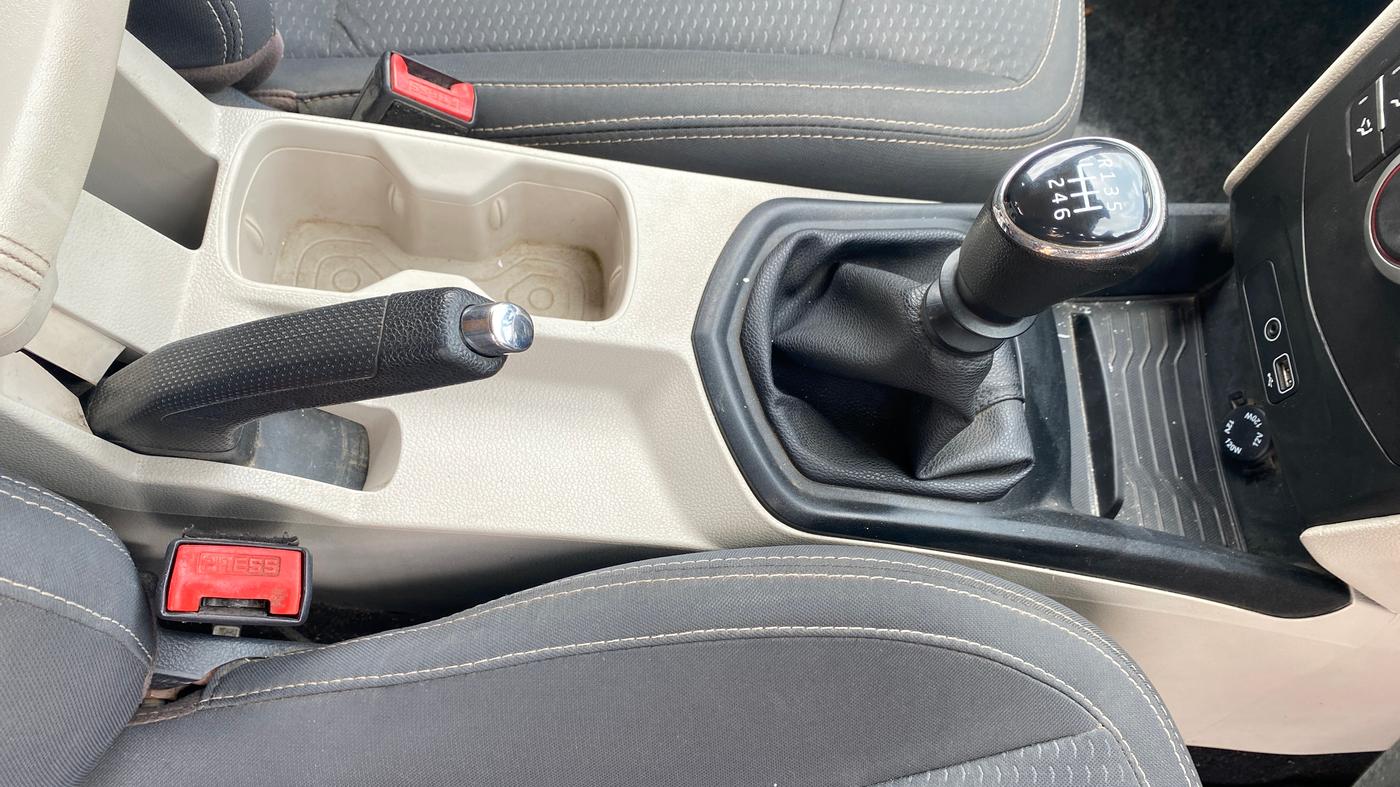 2020 Mahindra XUV300 W6 1.5 DIESEL, Diesel, Manual, 60,070 km, Gear Lever