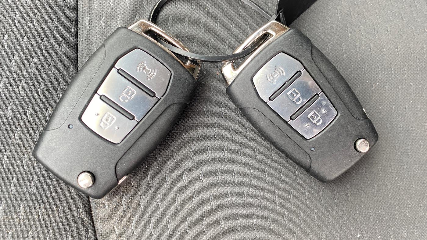 2020 Mahindra XUV300 W6 1.5 DIESEL, Diesel, Manual, 60,070 km, Key Close Up