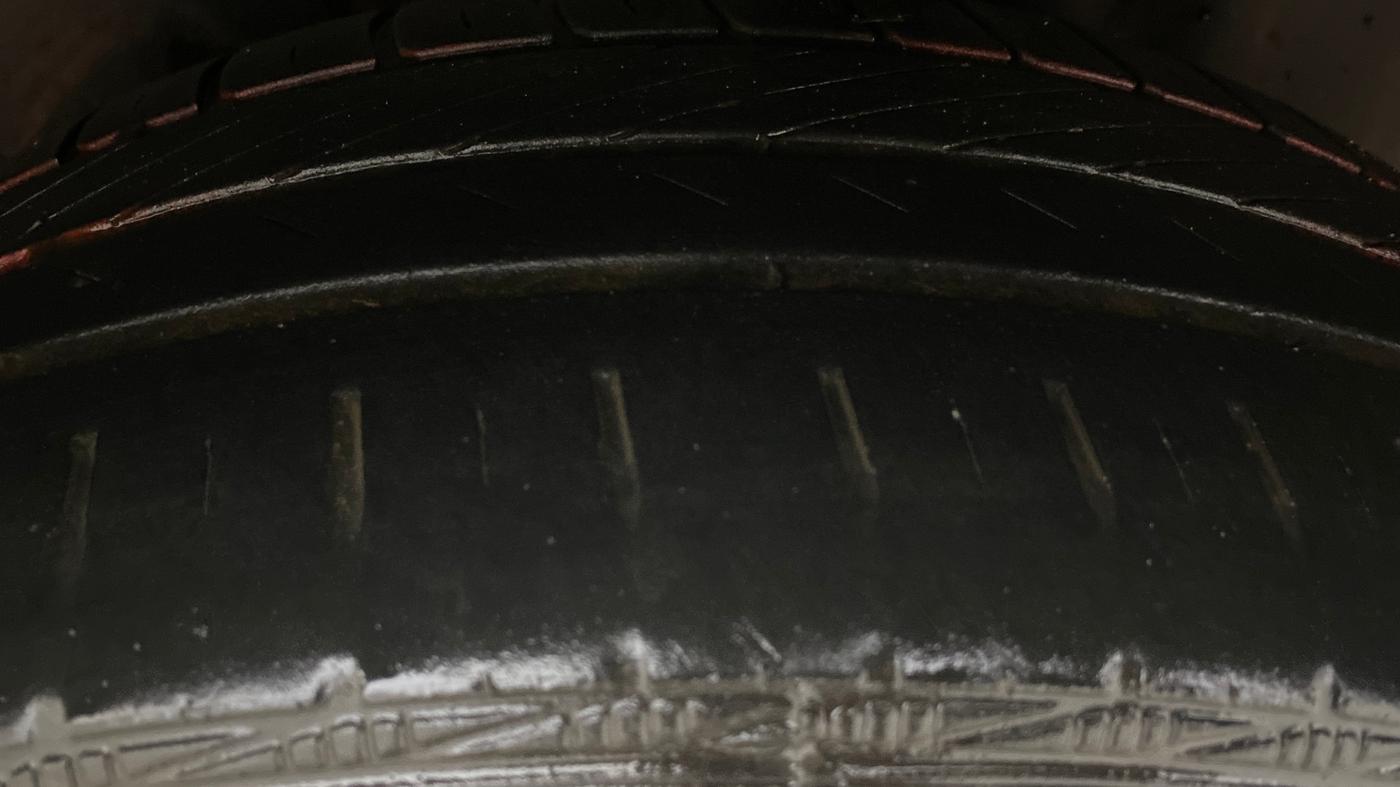 2013 Volkswagen Polo HIGHLINE1.2L, Petrol, Manual, 78,743 km, Left Rear Tyre Tread