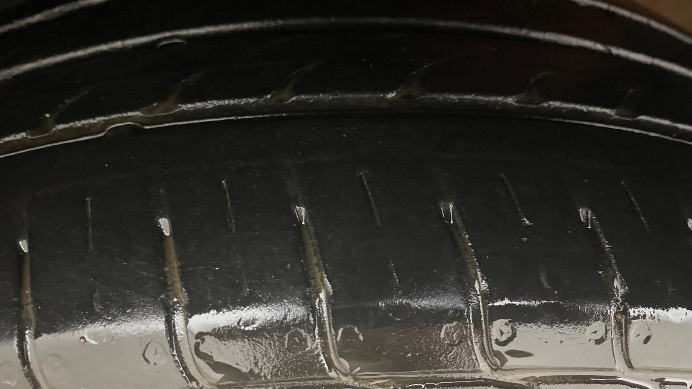 2013 Volkswagen Polo HIGHLINE1.2L, Petrol, Manual, 78,743 km, Left Front Tyre Tread