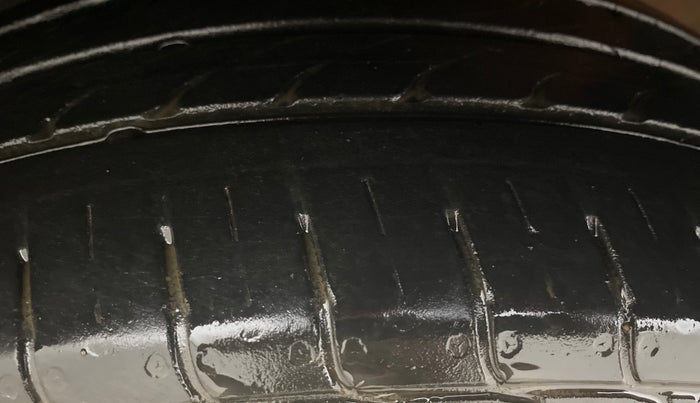 2013 Volkswagen Polo HIGHLINE1.2L, Petrol, Manual, 78,743 km, Left Front Tyre Tread