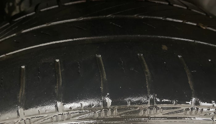 2013 Volkswagen Polo HIGHLINE1.2L, Petrol, Manual, 78,743 km, Right Rear Tyre Tread