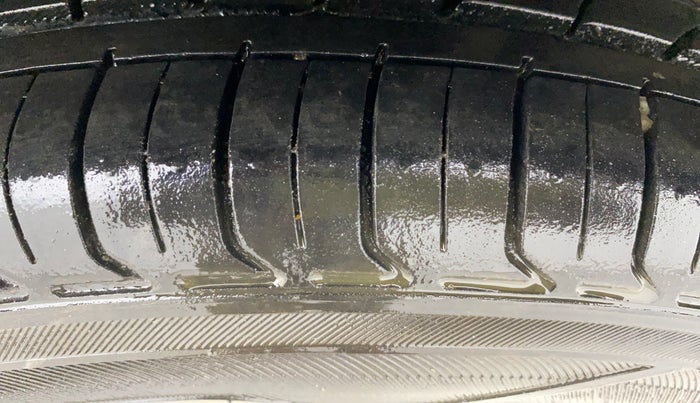 2017 Tata Tiago XZA PETROL, Petrol, Automatic, 90,800 km, Left Rear Tyre Tread