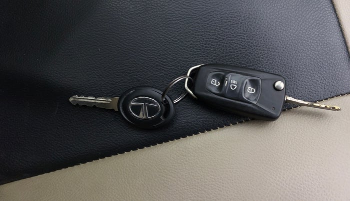 2017 Tata Tiago XZA PETROL, Petrol, Automatic, 90,800 km, Key Close Up