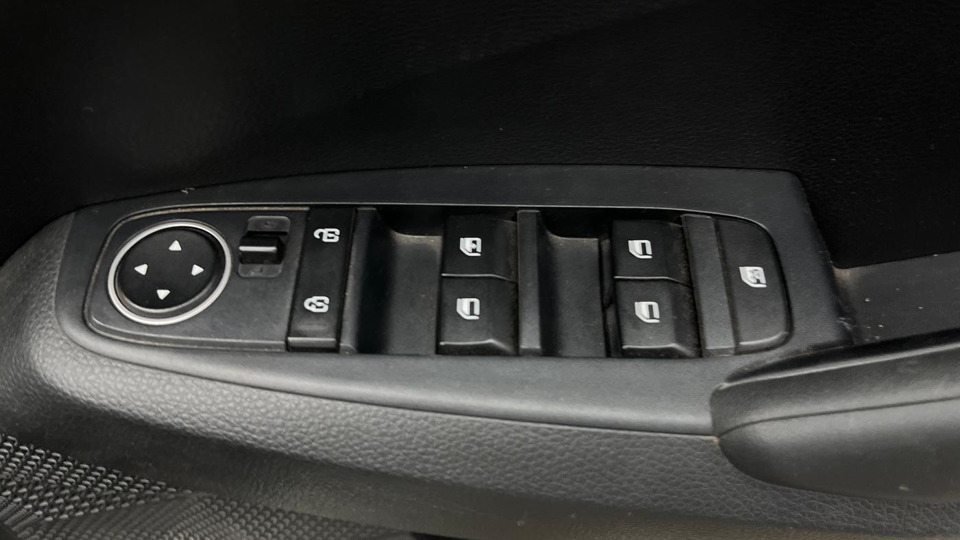 2020 KIA SELTOS HTK 1.5 PETROL, Petrol, Manual, 15,813 km, Driver Side Door Panels Control