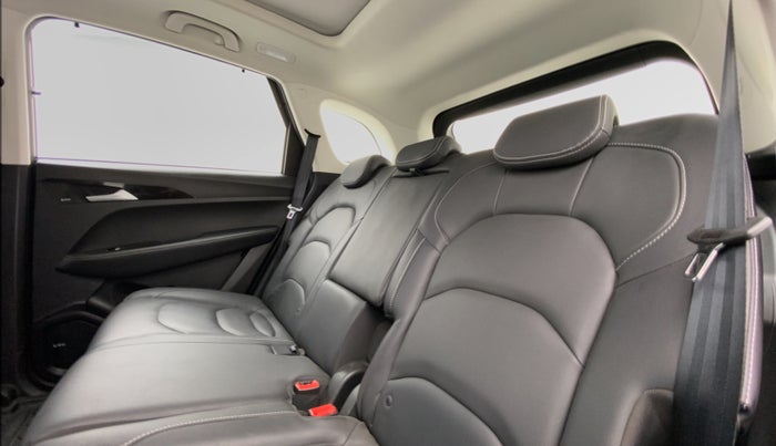 2019 MG HECTOR SHARP 2.0 DIESEL, Diesel, Manual, 11,649 km, Right Side Rear Door Cabin
