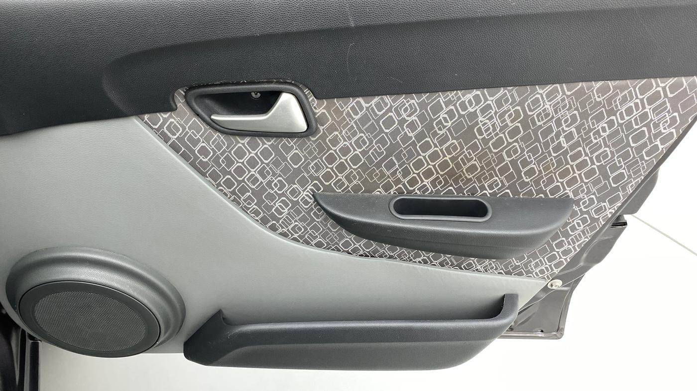 2018 Maruti Alto 800 LXI, Petrol, Manual, 37,614 km, Driver Side Door Panels Control