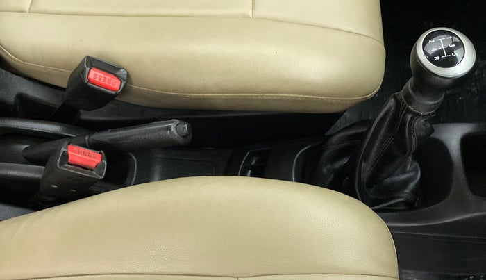 2014 Maruti Wagon R 1.0 LXI, CNG, Manual, 1,04,771 km, Gear Lever