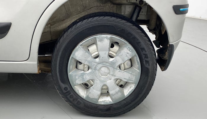 2014 Maruti Wagon R 1.0 LXI, CNG, Manual, 1,04,771 km, Left Rear Wheel