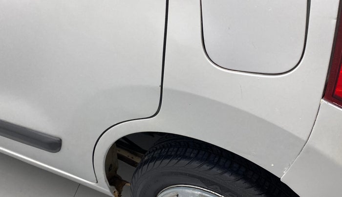 2014 Maruti Wagon R 1.0 LXI, CNG, Manual, 1,04,771 km, Left quarter panel - Paint has minor damage