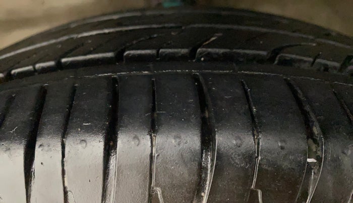 2013 Maruti Wagon R 1.0 VXI, Petrol, Manual, 47,541 km, Left Front Tyre Tread